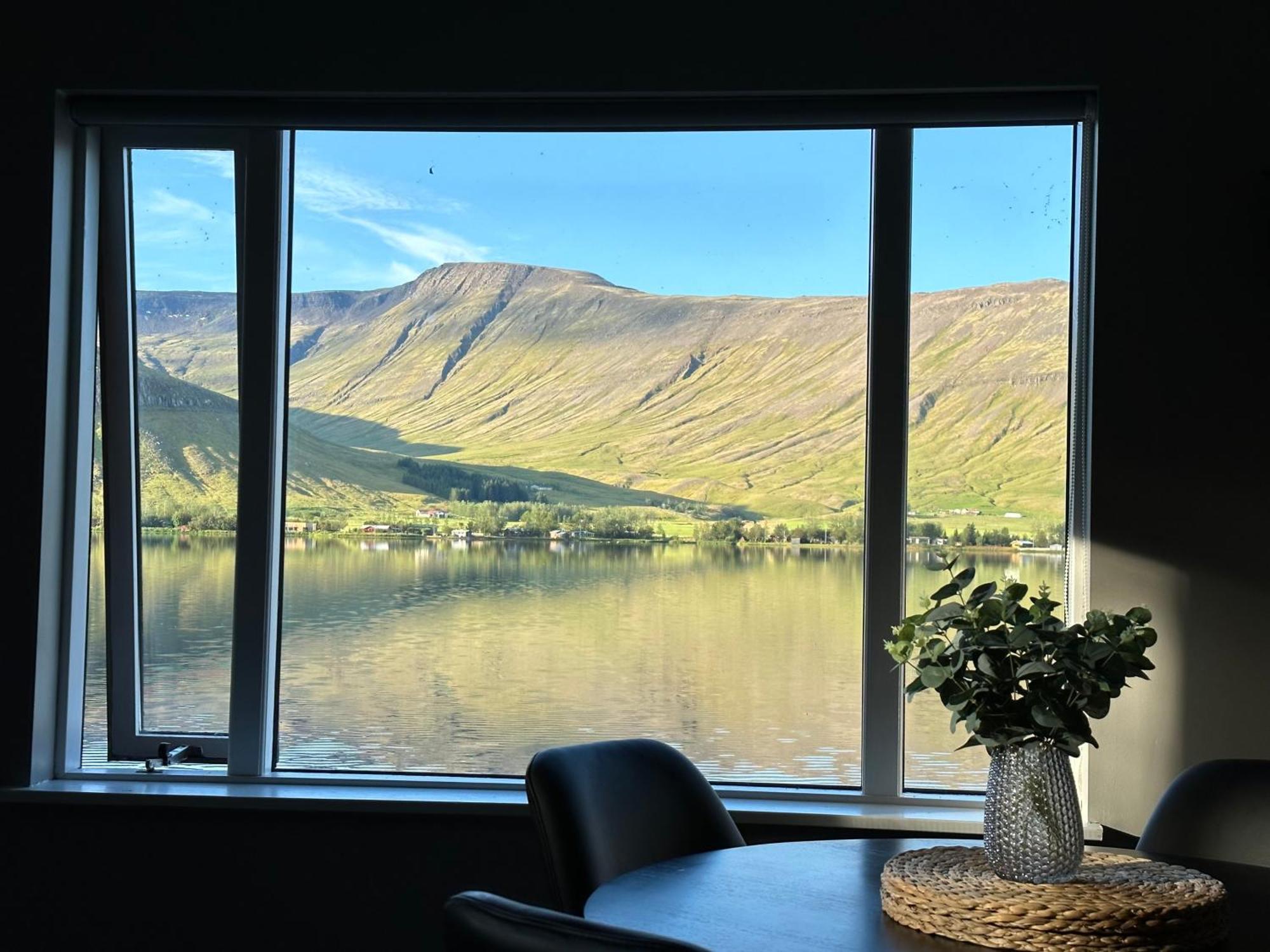 Cosy Lakeview Cabin 45 Minutes From Reykjavik Mosfellsbaer Buitenkant foto